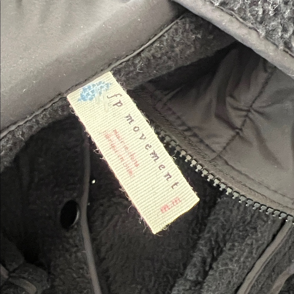 Free People Movement Glacier Long Black Snap Closure Fleece Jacket Coat M $168 - Picture 8 of 8